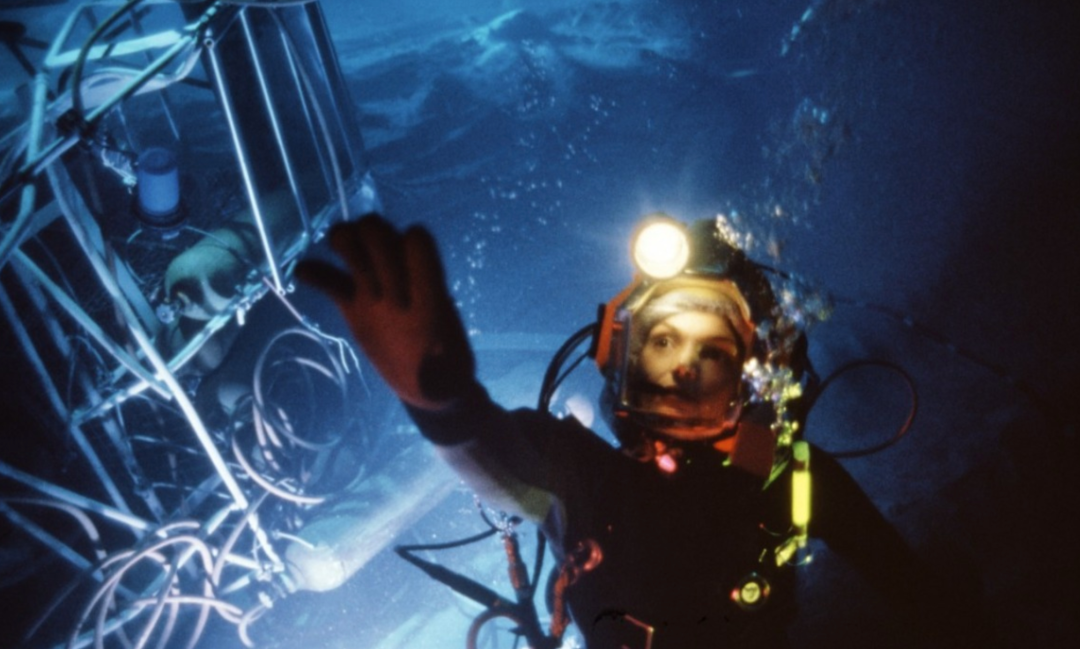 《深渊》模拟的深海镜头